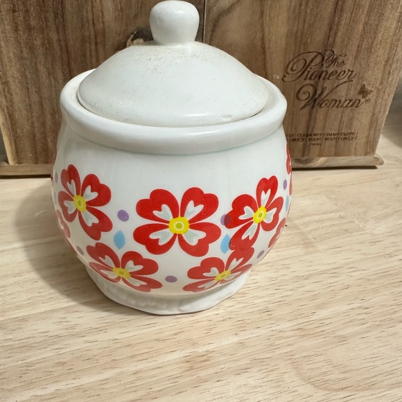 Pioneer woman cream and sugar containers - Picture 3 of 4